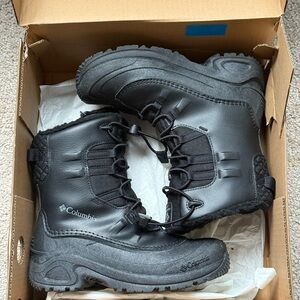 Columbia Black Winter Boots NEW!!